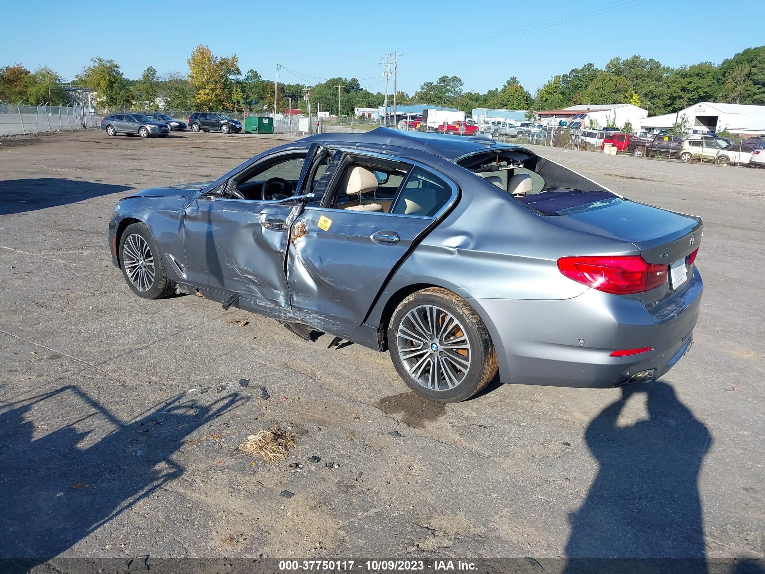 Photo 2 VIN: WBAJE7C37HG890548 - BMW 5ER 