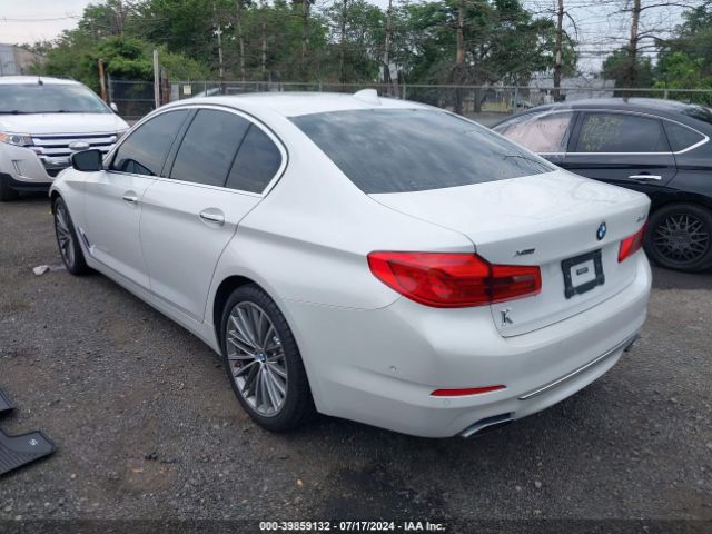 Photo 2 VIN: WBAJE7C38HG886931 - BMW 540I 