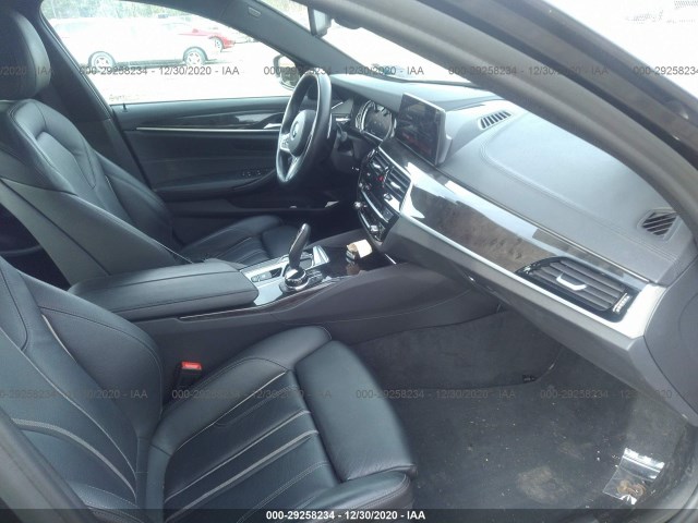 Photo 4 VIN: WBAJE7C39HG888235 - BMW 540I 