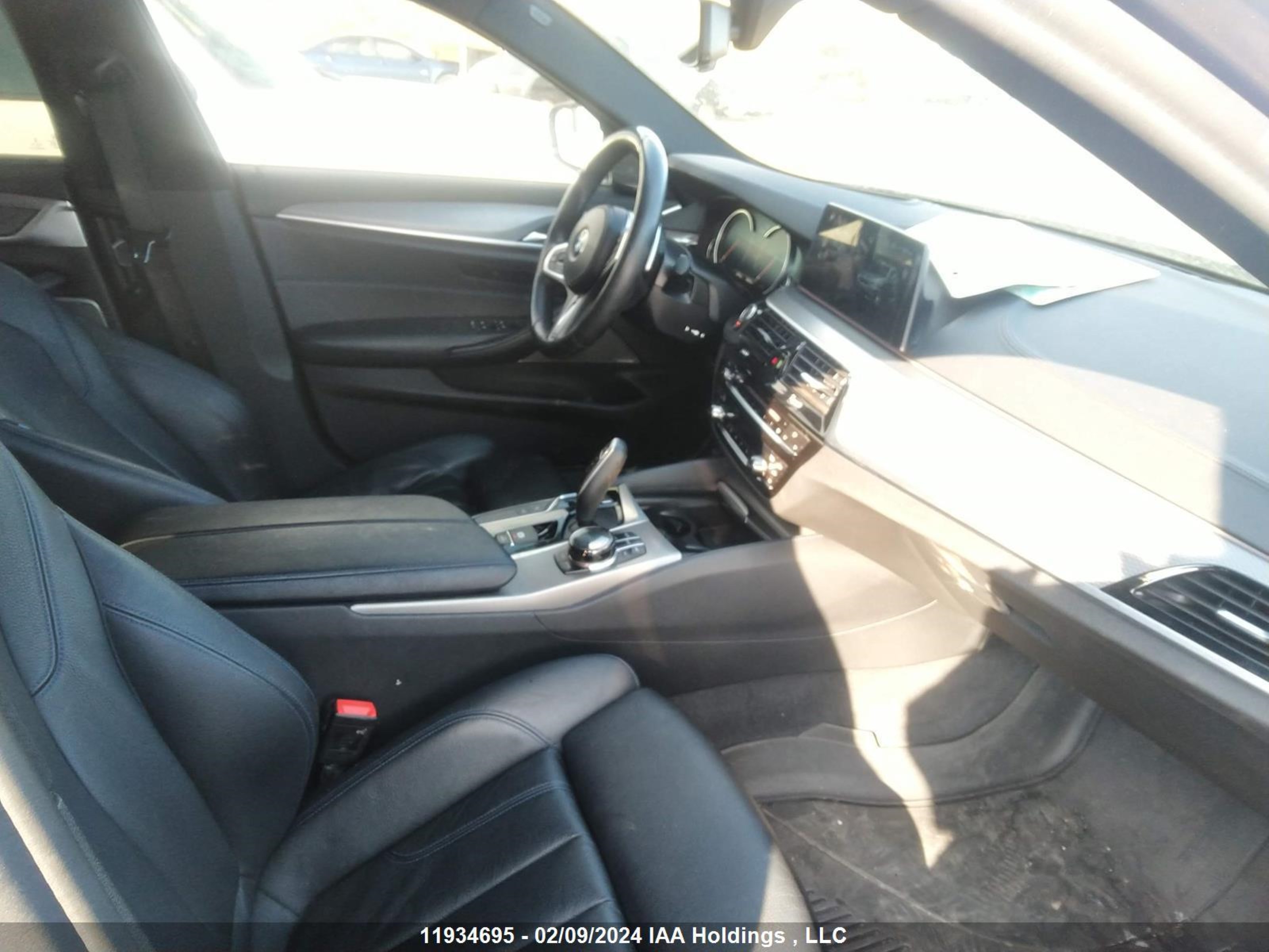 Photo 4 VIN: WBAJE7C3XHG478821 - BMW 5ER 