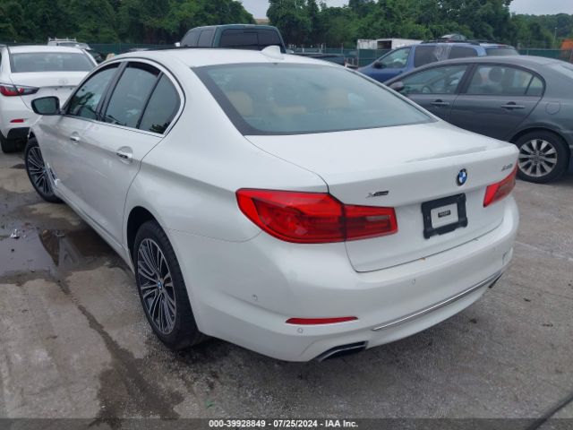 Photo 2 VIN: WBAJE7C3XHG887854 - BMW 540I 