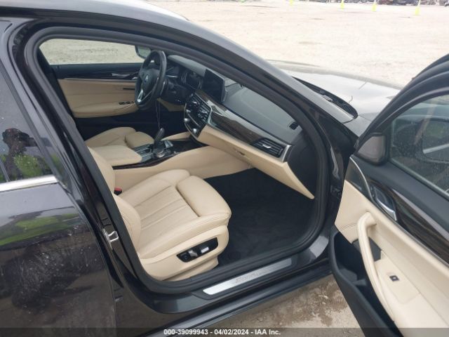 Photo 4 VIN: WBAJE7C50JWC55347 - BMW 540I 