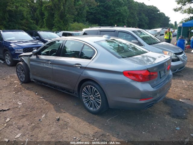 Photo 2 VIN: WBAJE7C50JWC55848 - BMW 540I 