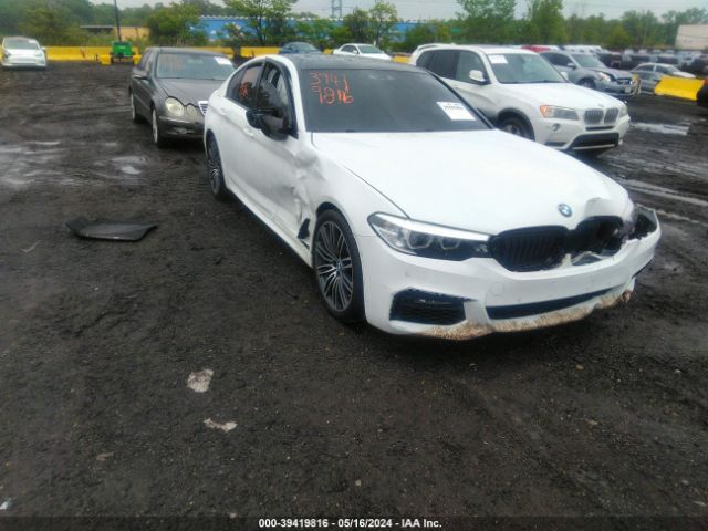 Photo 0 VIN: WBAJE7C50KWW09088 - BMW 540 