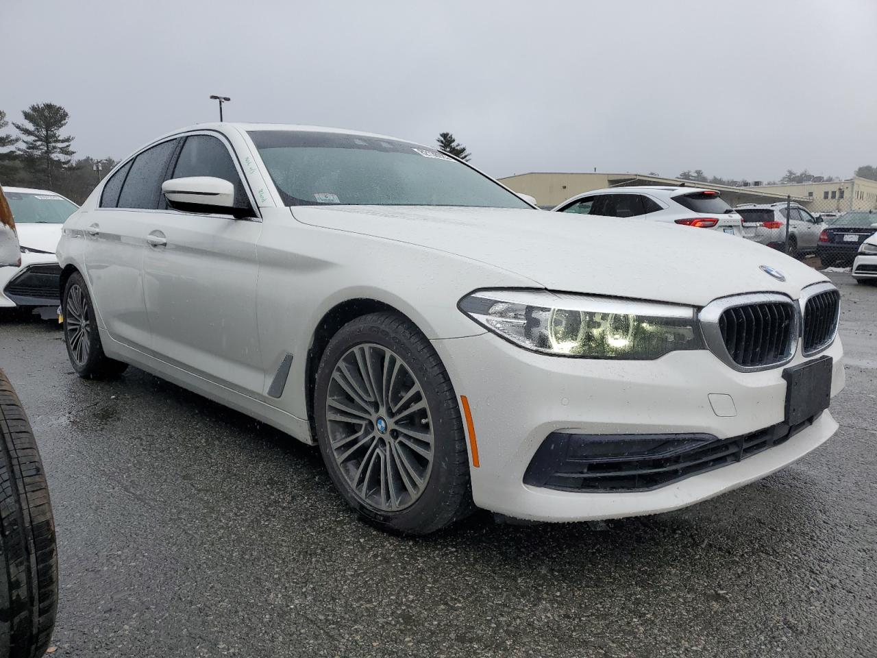 Photo 3 VIN: WBAJE7C50KWW12380 - BMW 5ER 