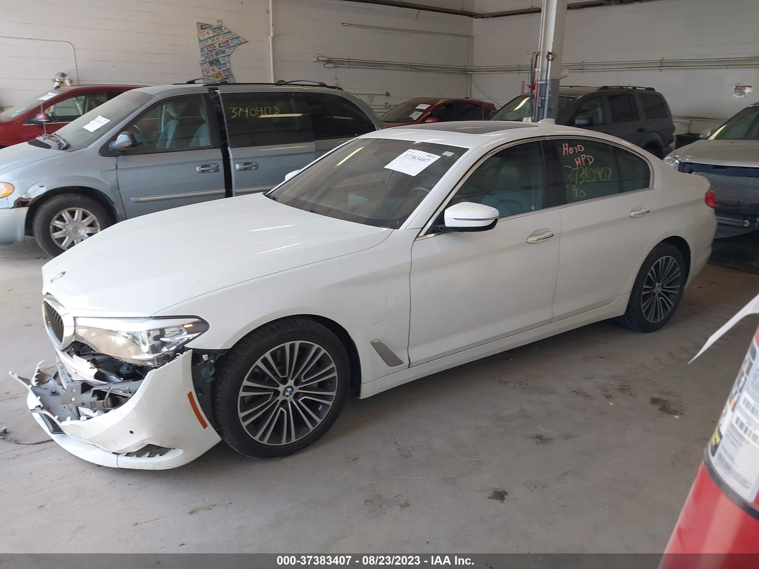 Photo 1 VIN: WBAJE7C51JWD52458 - BMW 5ER 