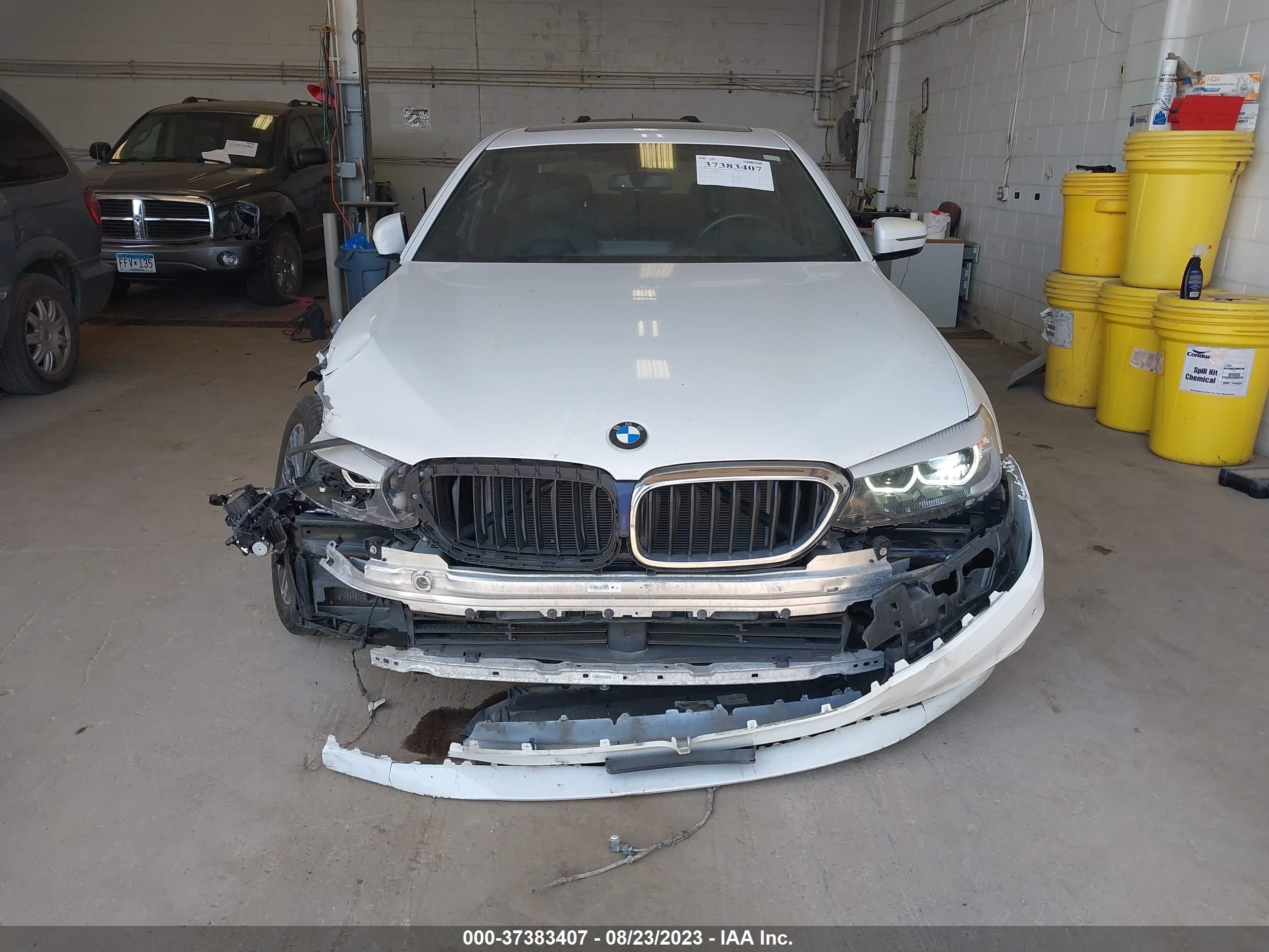 Photo 5 VIN: WBAJE7C51JWD52458 - BMW 5ER 