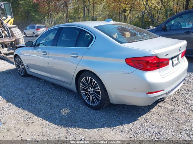 Photo 2 VIN: WBAJE7C52JWC56077 - BMW 540I 