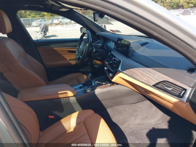 Photo 4 VIN: WBAJE7C52JWC56077 - BMW 540I 