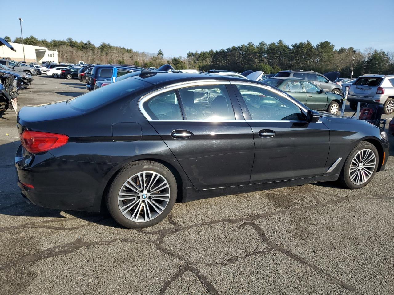 Photo 2 VIN: WBAJE7C52JWC57147 - BMW 5 SERIES 