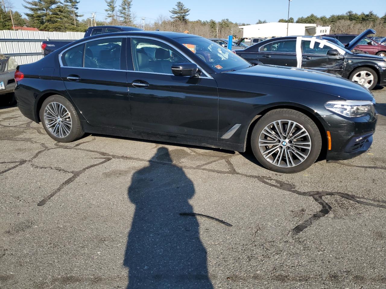 Photo 3 VIN: WBAJE7C52JWC57147 - BMW 5 SERIES 