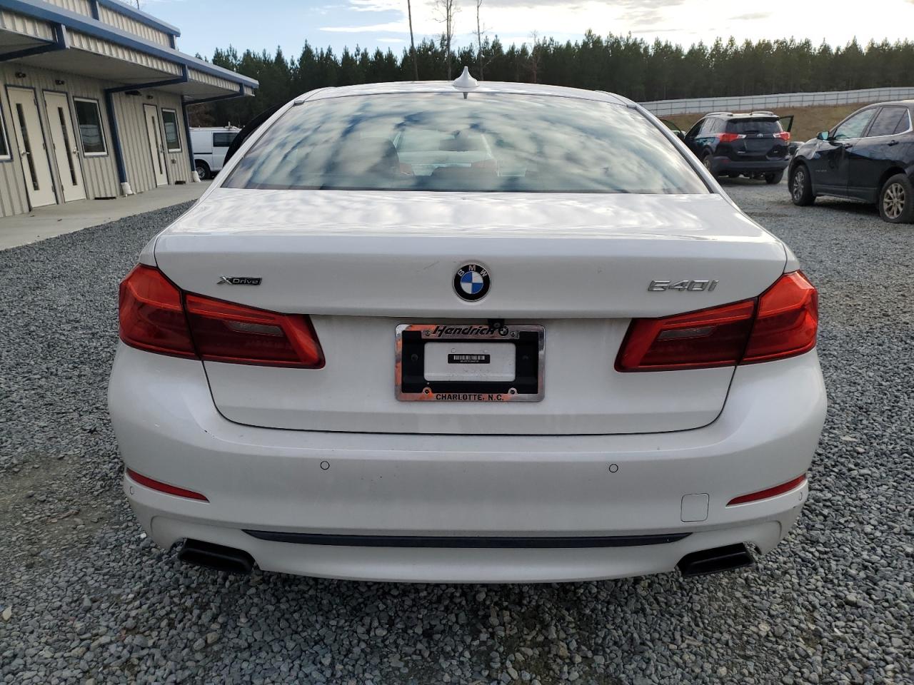 Photo 5 VIN: WBAJE7C52JWC57343 - BMW 5ER 