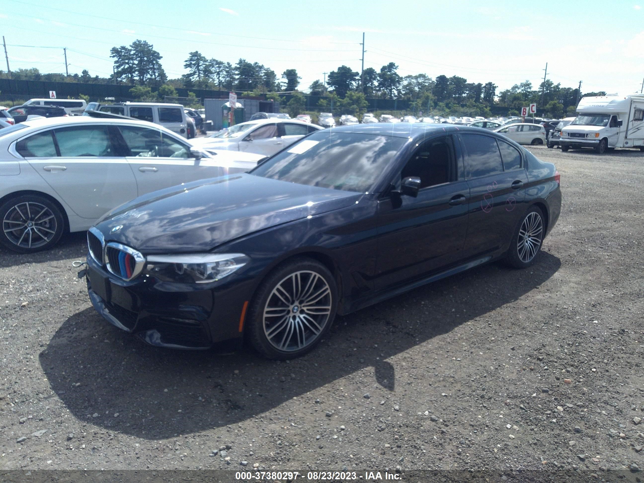 Photo 1 VIN: WBAJE7C52KWW19959 - BMW 5ER 