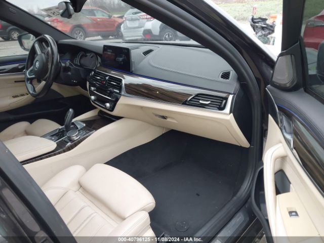 Photo 4 VIN: WBAJE7C53JWC55682 - BMW 540I 