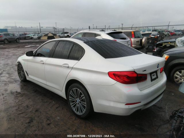 Photo 2 VIN: WBAJE7C53KWW03785 - BMW 540I 