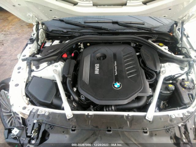 Photo 9 VIN: WBAJE7C53KWW03785 - BMW 540I 