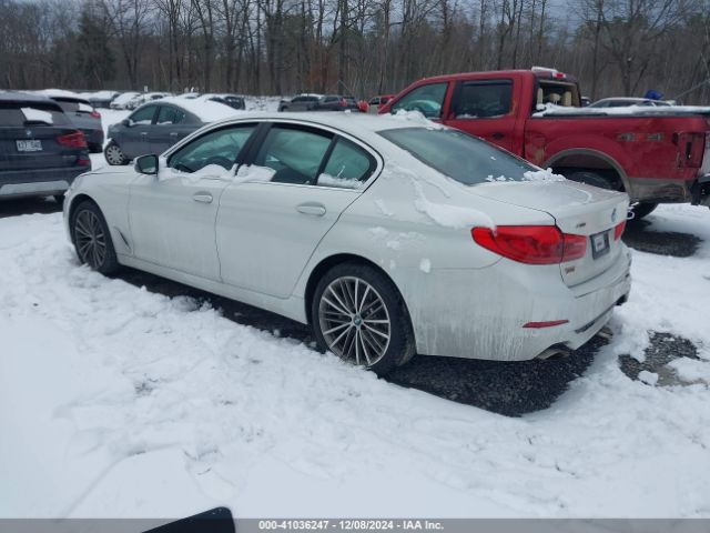 Photo 2 VIN: WBAJE7C53KWW40786 - BMW 540I 