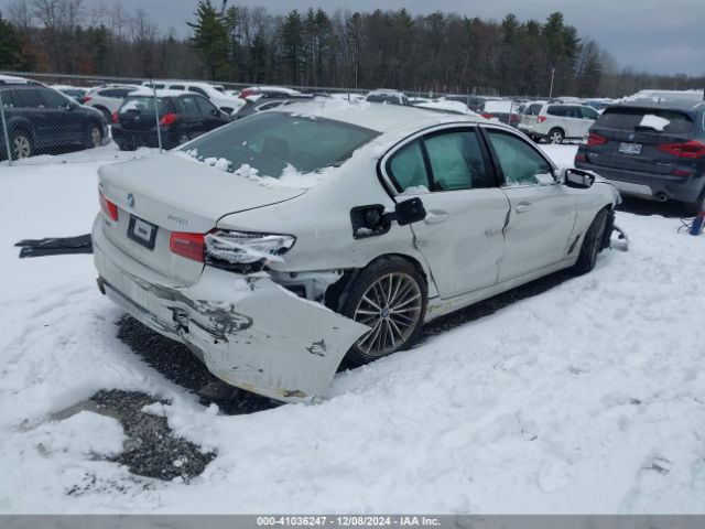 Photo 3 VIN: WBAJE7C53KWW40786 - BMW 540I 