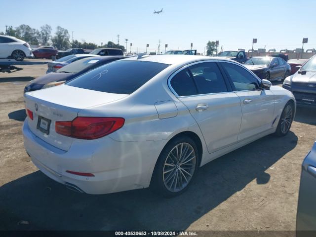 Photo 3 VIN: WBAJE7C54JWD52969 - BMW 540I 