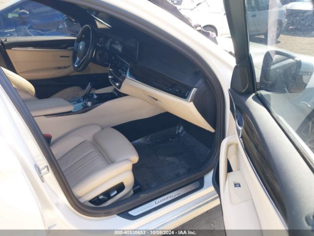 Photo 4 VIN: WBAJE7C54JWD52969 - BMW 540I 