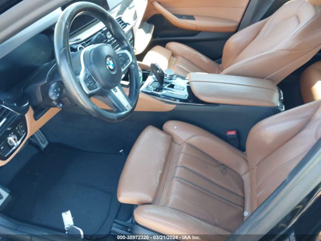 Photo 4 VIN: WBAJE7C54KWD55033 - BMW 540I 