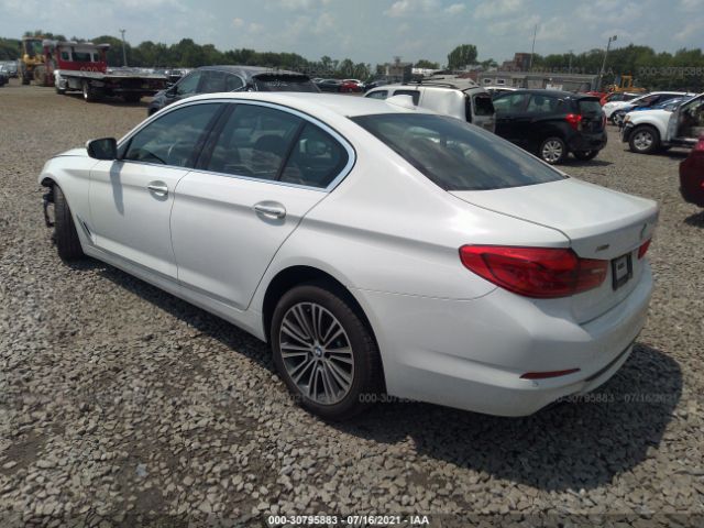 Photo 2 VIN: WBAJE7C56JWC54820 - BMW 5 