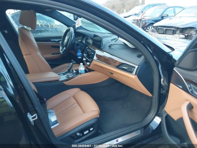 Photo 4 VIN: WBAJE7C56JWD49586 - BMW 540I 