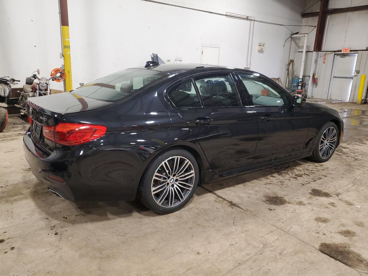 Photo 2 VIN: WBAJE7C56KWW39924 - BMW 5ER 