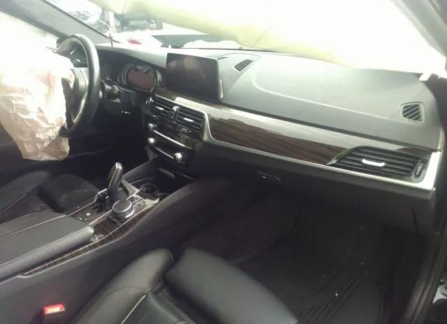 Photo 4 VIN: WBAJE7C56KWW42922 - BMW 540I 