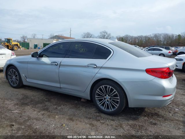 Photo 2 VIN: WBAJE7C57KG892972 - BMW 540I 