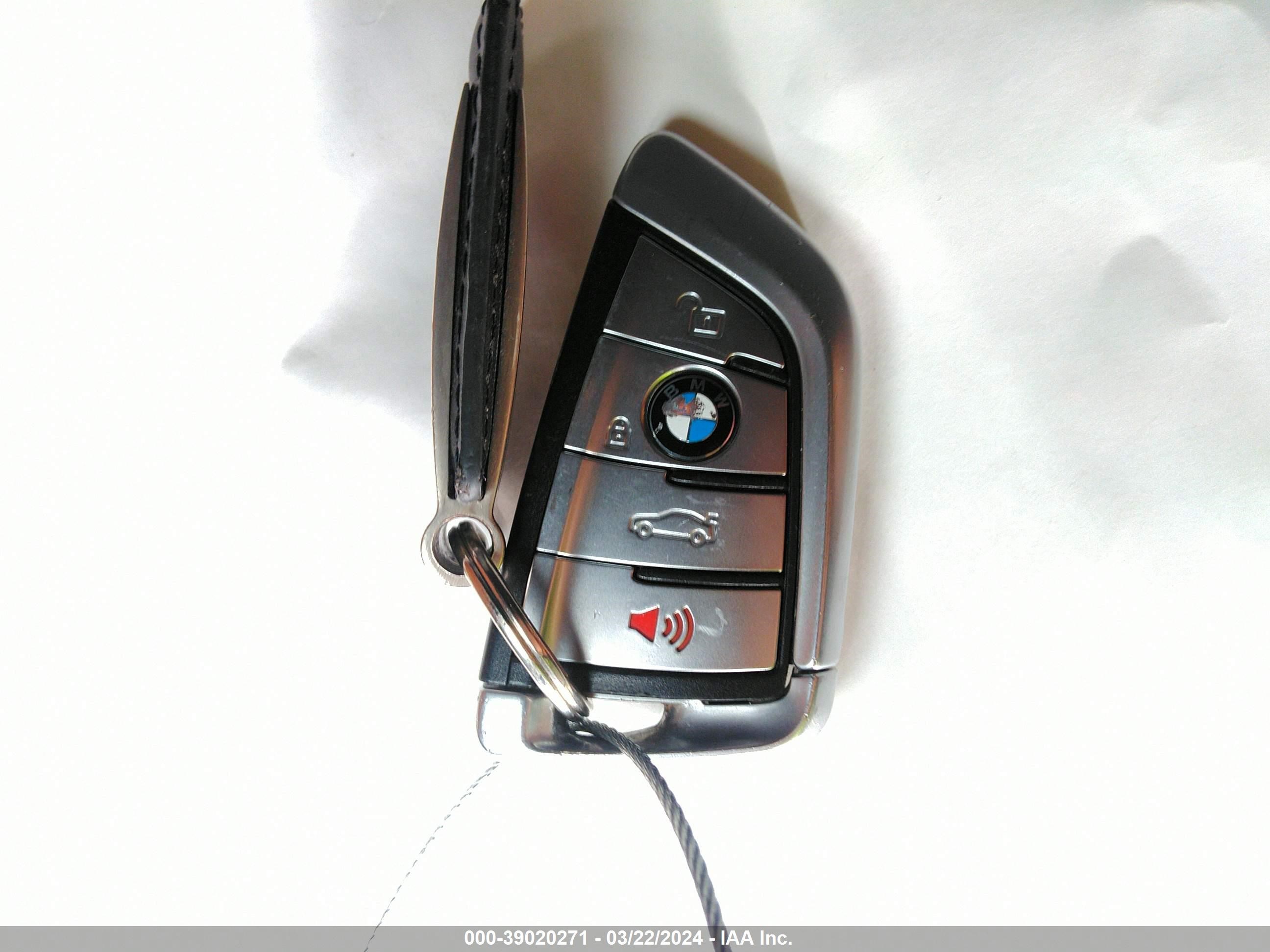 Photo 10 VIN: WBAJE7C57KWW14868 - BMW 5ER 