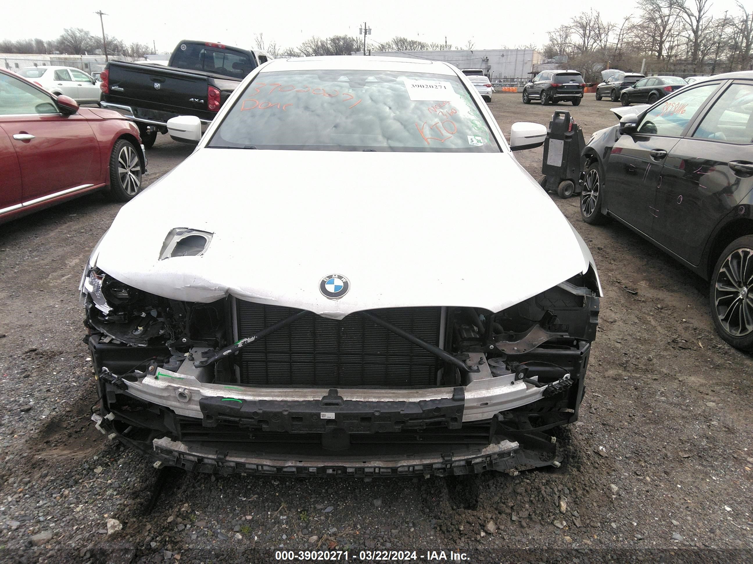 Photo 11 VIN: WBAJE7C57KWW14868 - BMW 5ER 