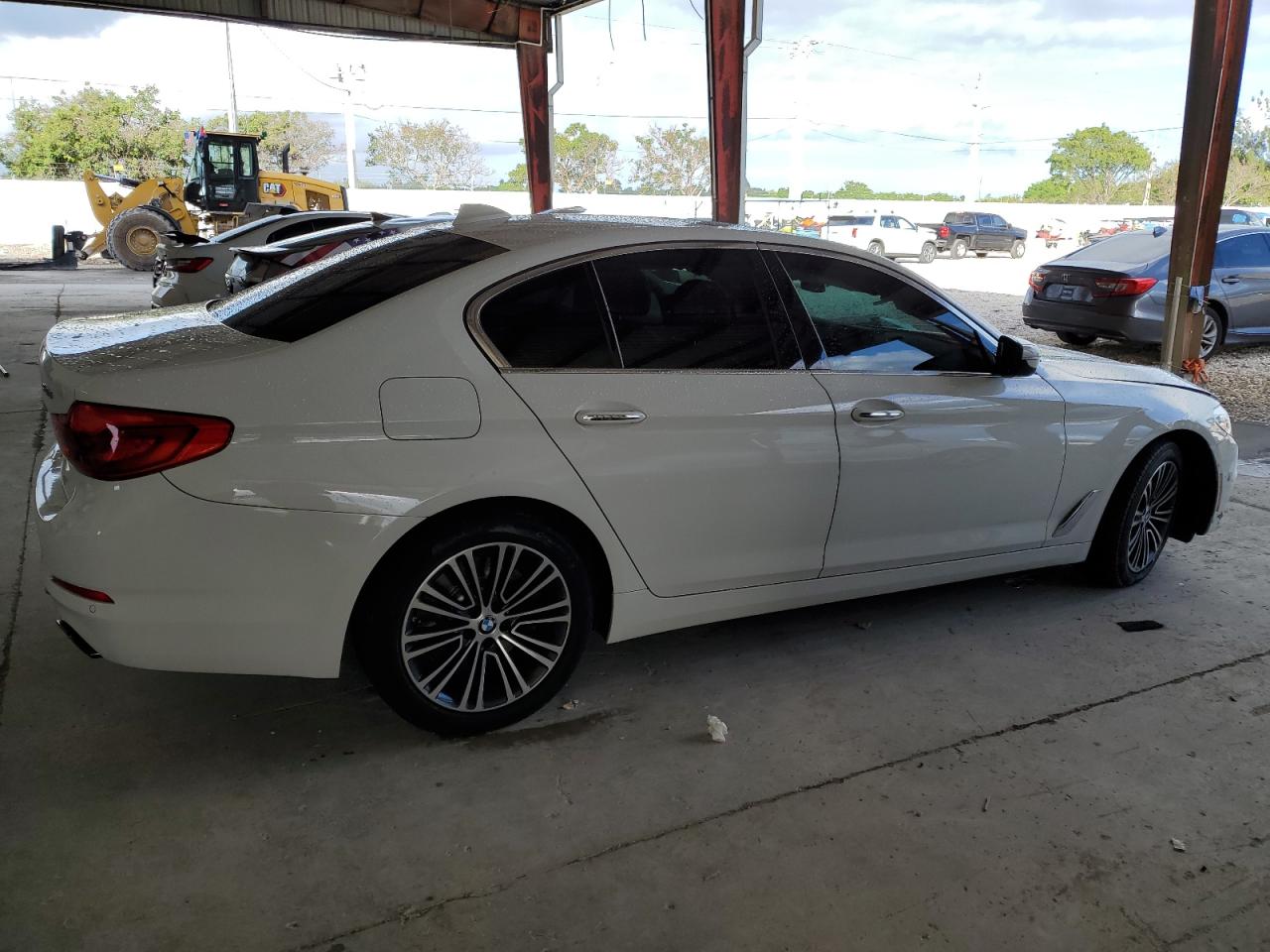 Photo 2 VIN: WBAJE7C58JWC56889 - BMW 540I 