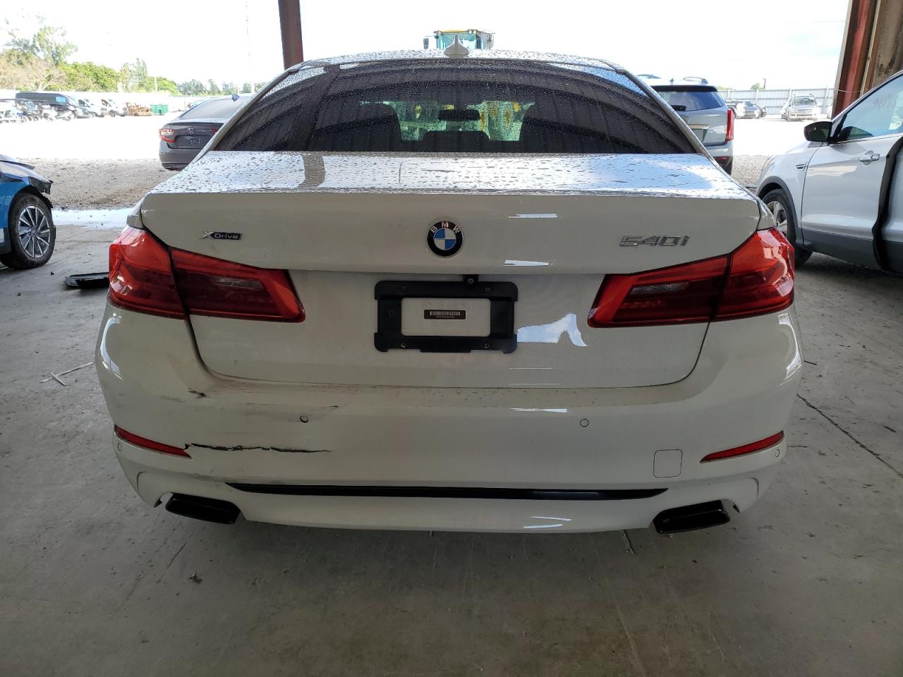 Photo 5 VIN: WBAJE7C58JWC56889 - BMW 540I 