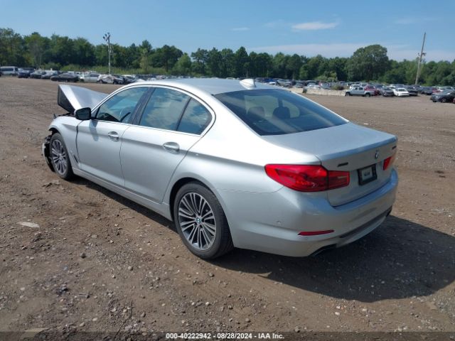 Photo 2 VIN: WBAJE7C58JWD53235 - BMW 540I 