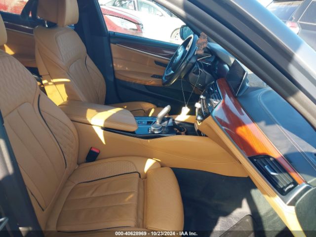 Photo 4 VIN: WBAJE7C58KG892575 - BMW 540I 