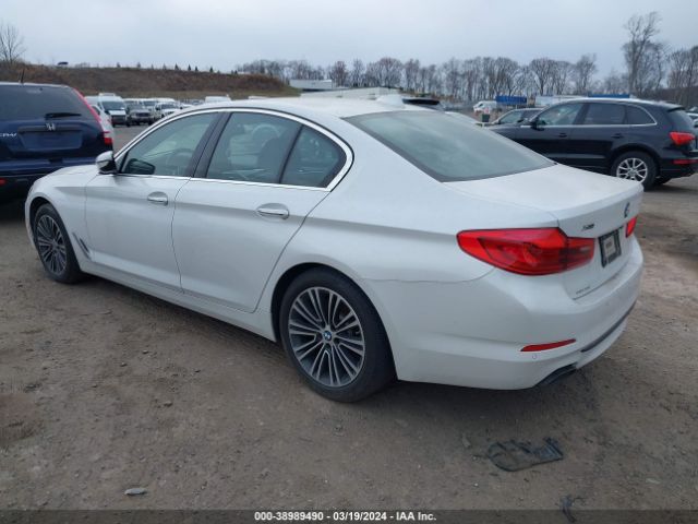 Photo 2 VIN: WBAJE7C59JG891224 - BMW 540I 