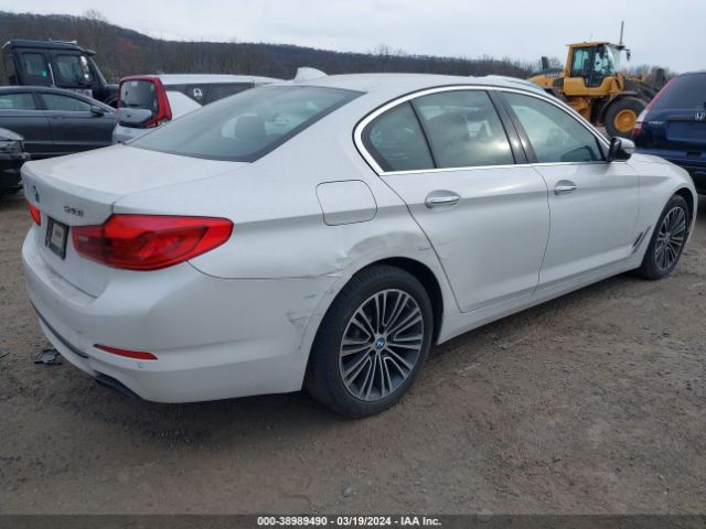 Photo 5 VIN: WBAJE7C59JG891224 - BMW 540I 