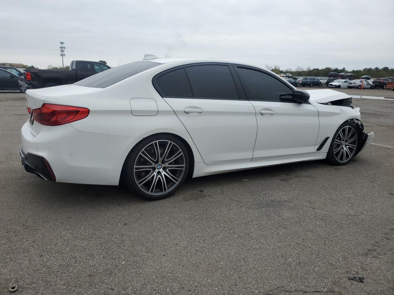 Photo 2 VIN: WBAJE7C59KG893038 - BMW 5ER 