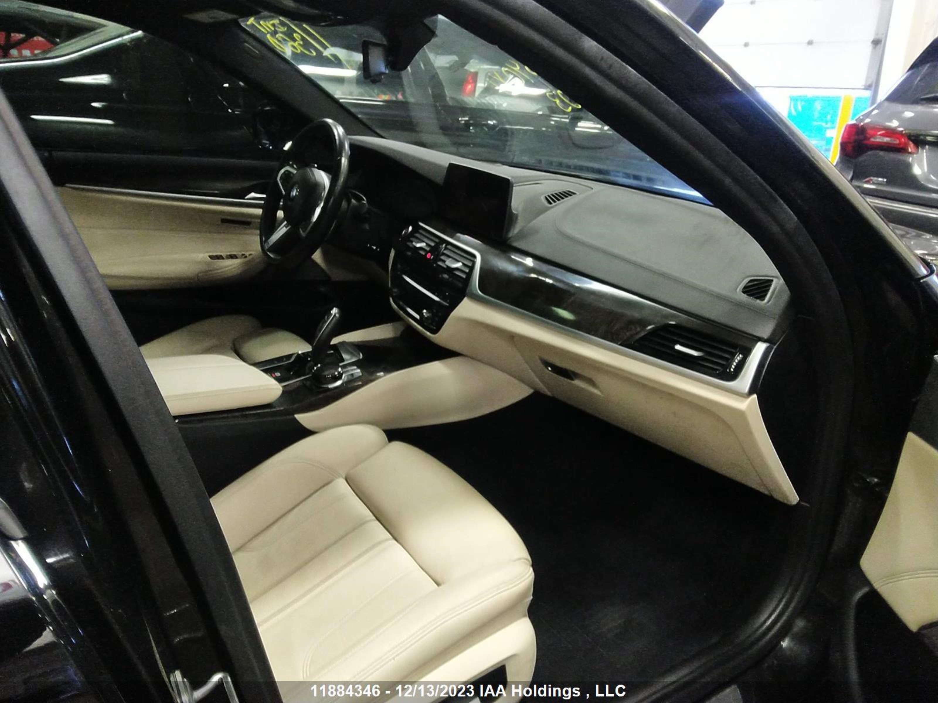 Photo 4 VIN: WBAJE7C59KWW15603 - BMW 5ER 