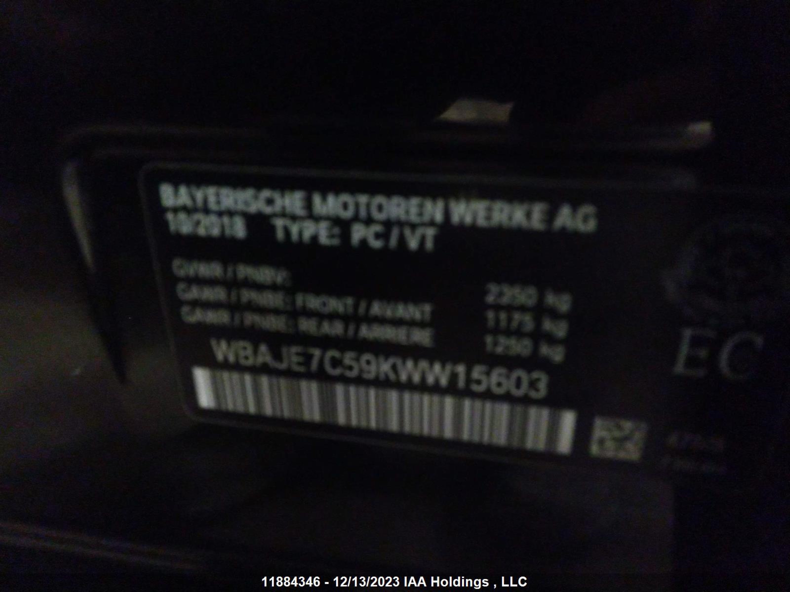 Photo 8 VIN: WBAJE7C59KWW15603 - BMW 5ER 