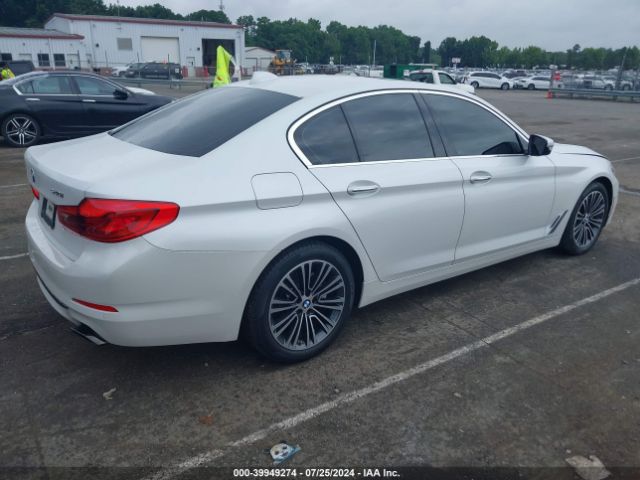 Photo 3 VIN: WBAJE7C5XJG891054 - BMW 540I 