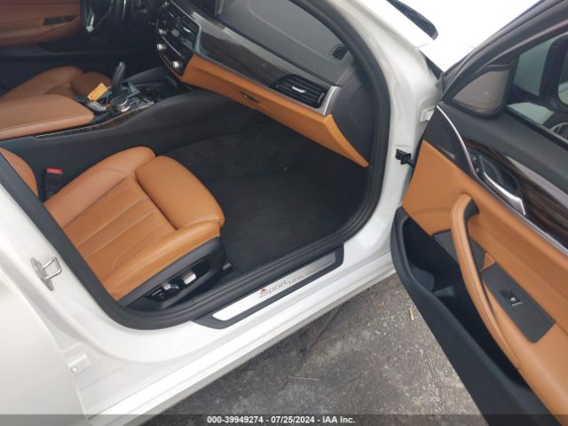 Photo 4 VIN: WBAJE7C5XJG891054 - BMW 540I 