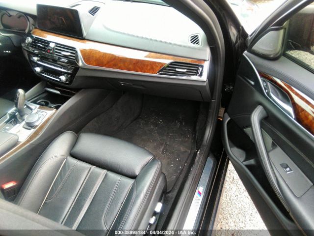 Photo 4 VIN: WBAJE7C5XJWD49820 - BMW 540I 