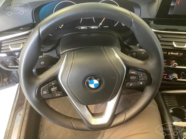 Photo 10 VIN: WBAJF3107KWW02247 - BMW 5 SERIES SALOON 