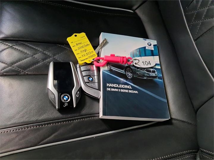 Photo 9 VIN: WBAJF31080WW34489 - BMW 520 