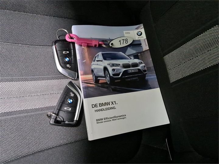 Photo 9 VIN: WBAJG11030ED96044 - BMW X1 