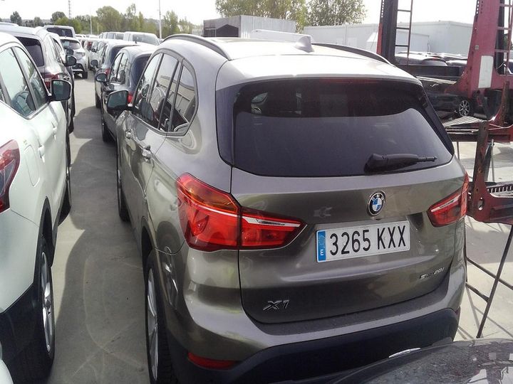 Photo 3 VIN: WBAJG310103H28022 - BMW X1 