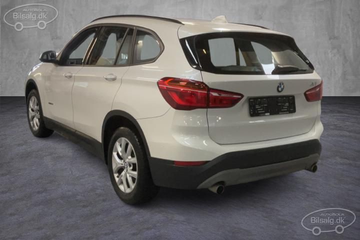 Photo 2 VIN: WBAJG310XJEE27092 - BMW X1 SUV 