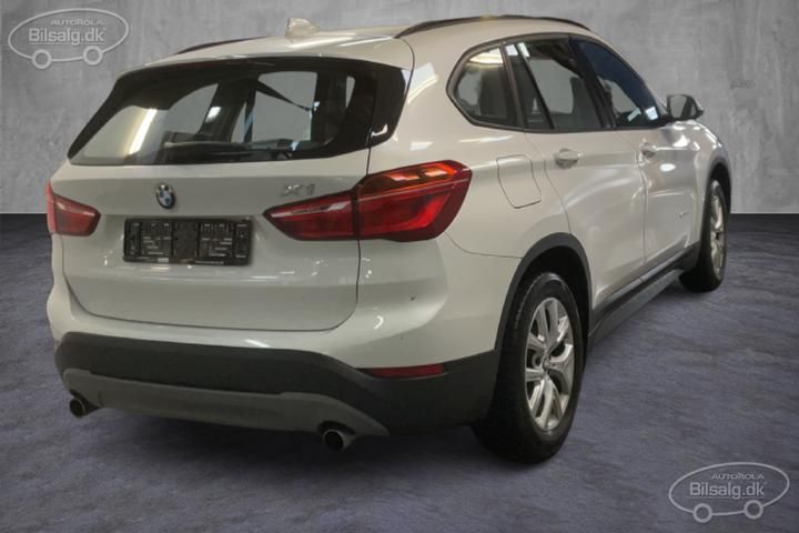 Photo 3 VIN: WBAJG310XJEE27092 - BMW X1 SUV 